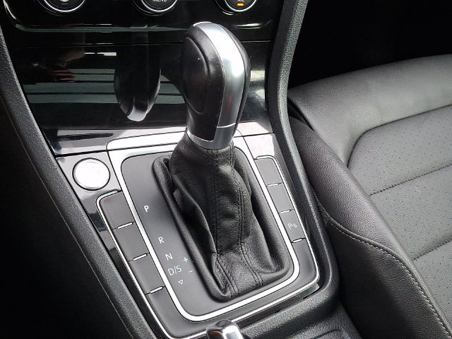 Used 2015 Volkswagen Golf SEL FWD image 15