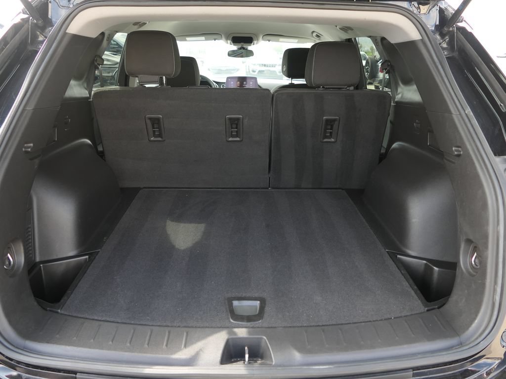 Used 2025 Chevrolet Blazer LT FWD image 21