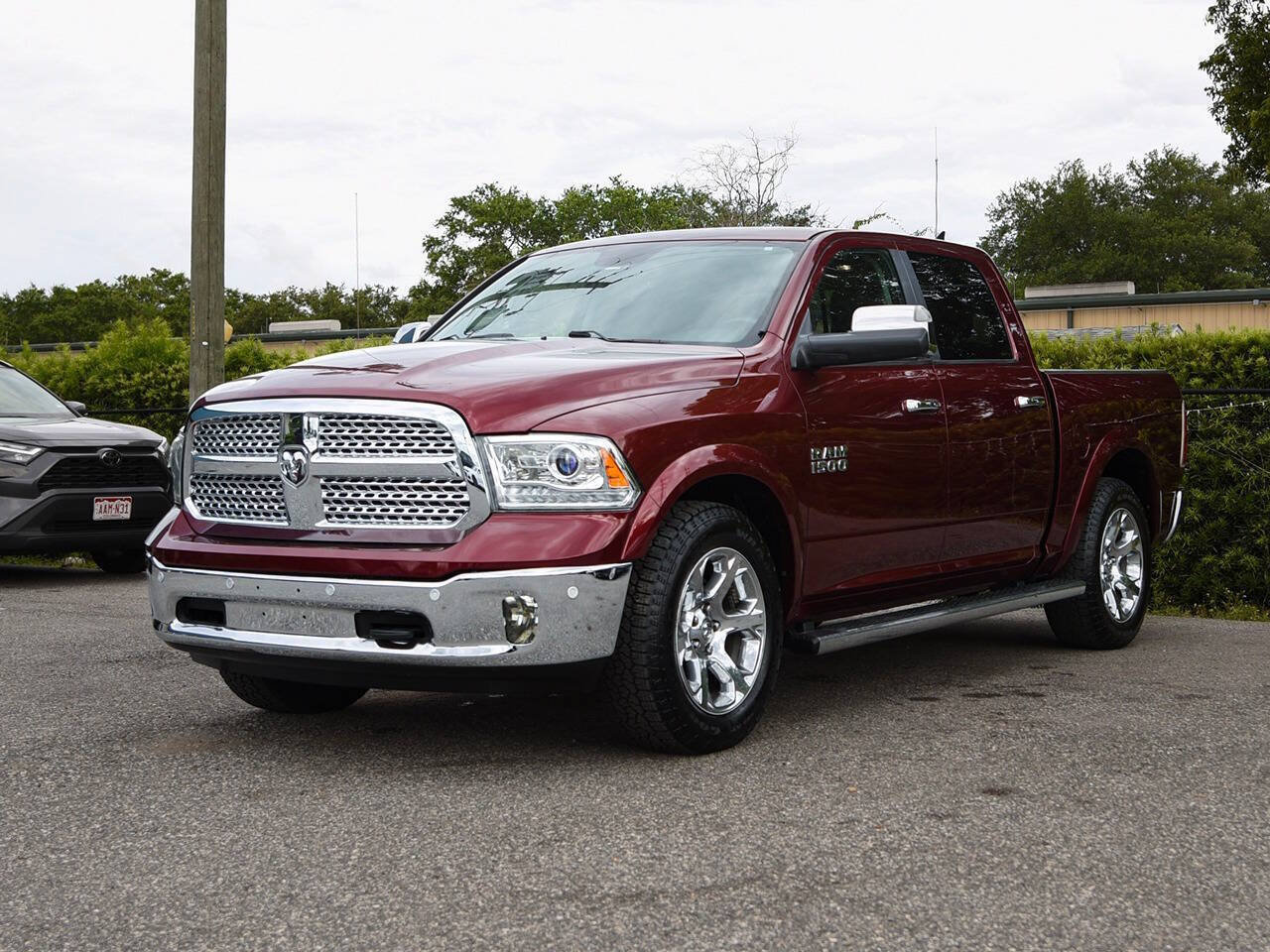 Used 2016 RAM 1500 Laramie w/ Convenience Group AWD/4WD image 3