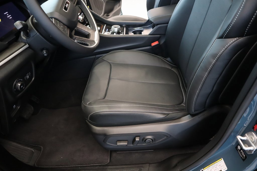 New 2026 Jeep Grand Cherokee L Limited image 9