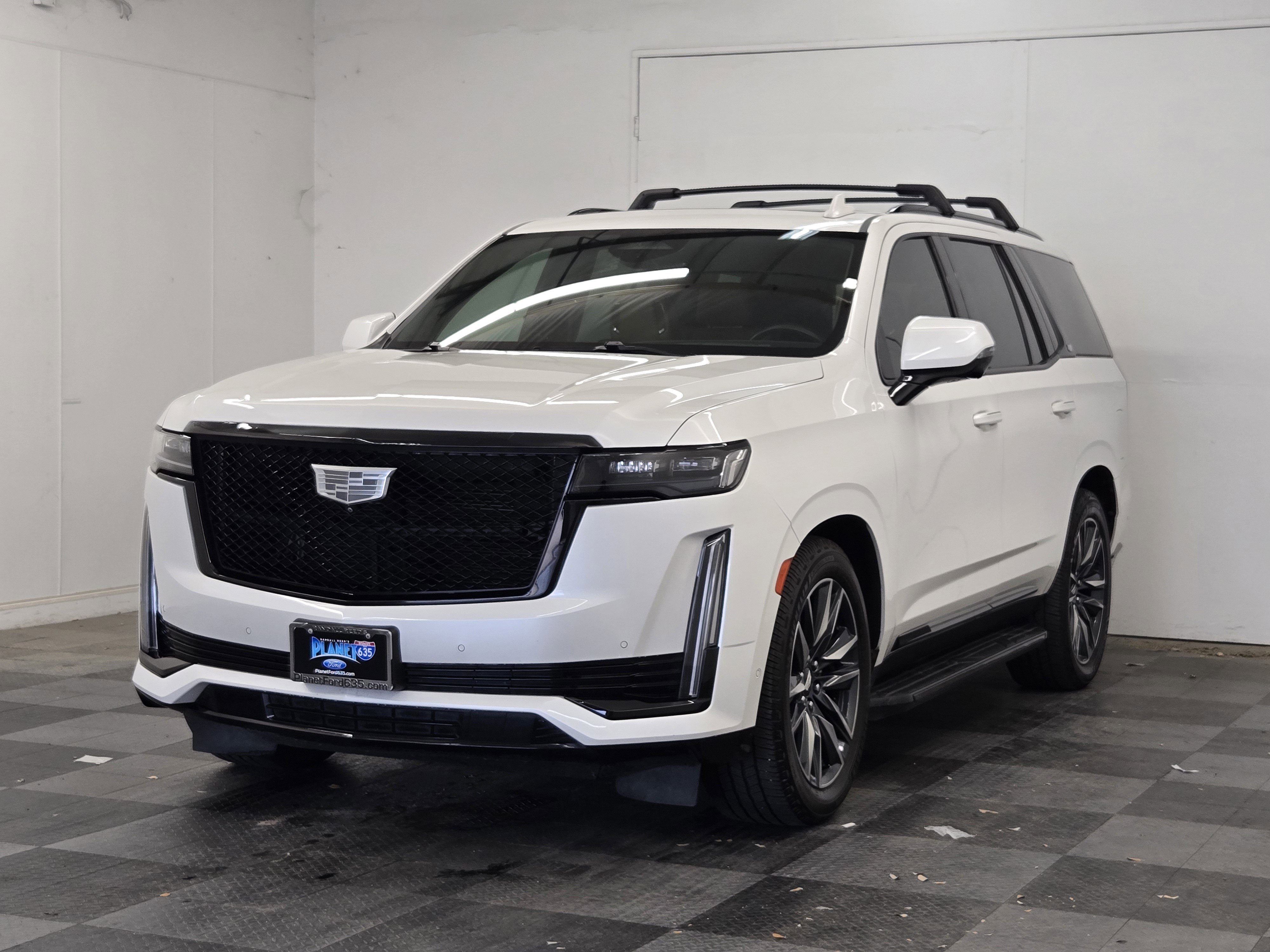 Used 2021 Cadillac Escalade Sport w/ Driver Assist Tech Package AWD/4WD image 4