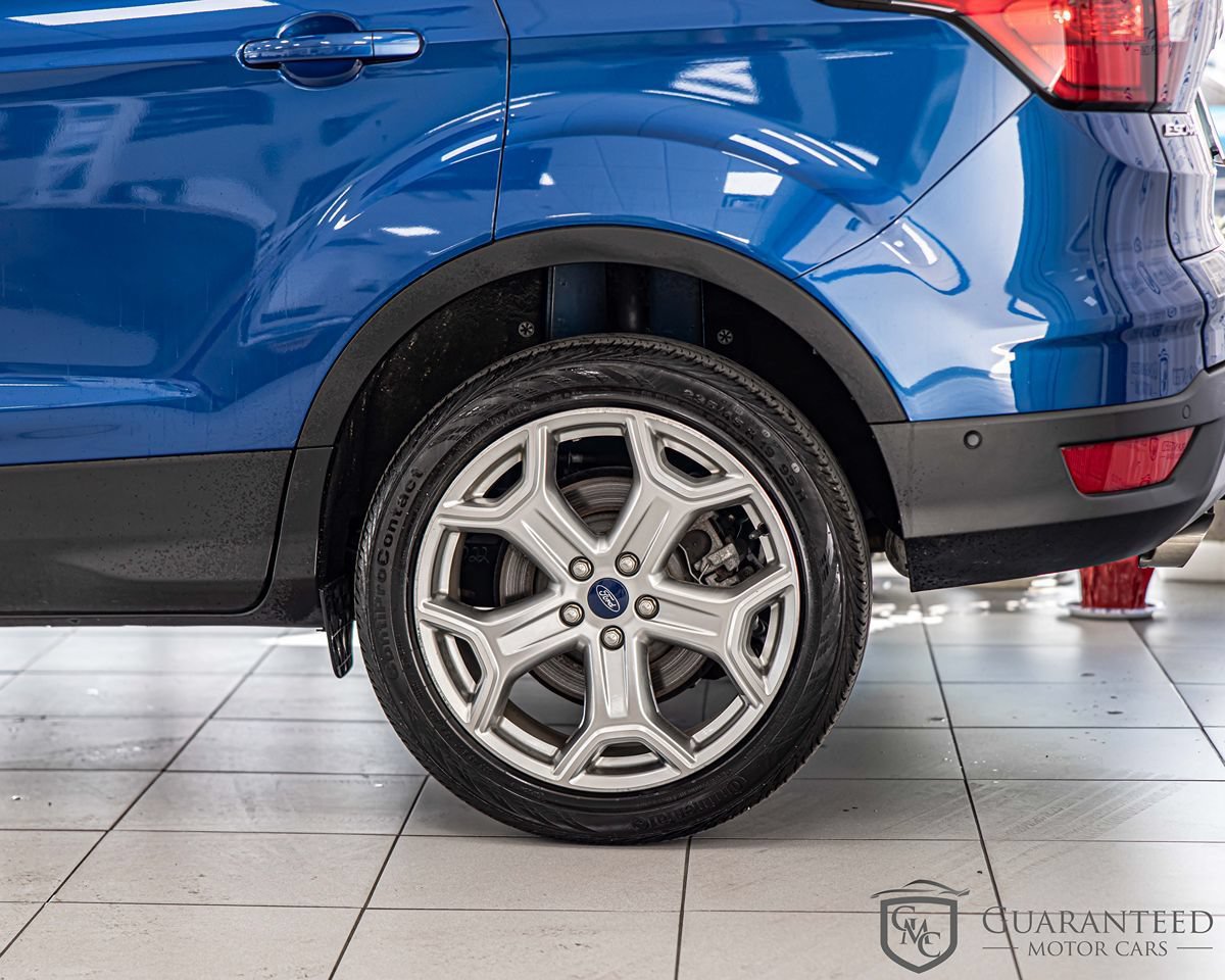 Used 2019 Ford Escape Titanium w/ U9j03 - Titanium Tow Package AWD/4WD image 8