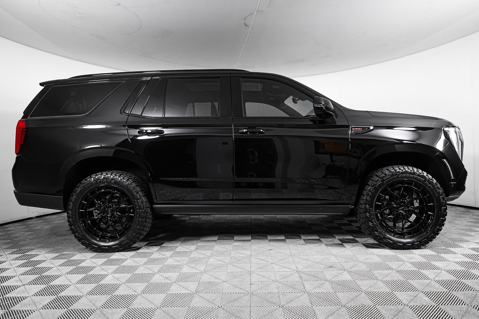 Used 2026 GMC Yukon AT4 Ultimate AWD/4WD image 5