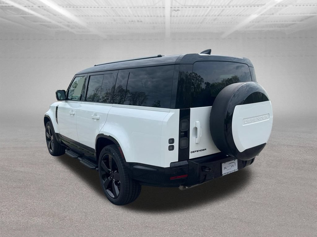 New 2026 Land Rover Defender 130 X-Dynamic SE AWD/4WD image 3