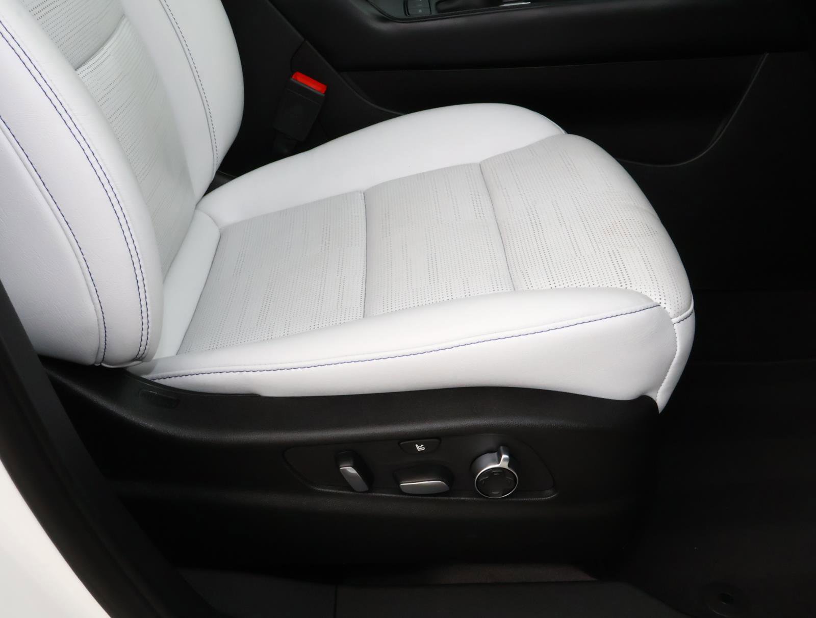 Certified 2024 Cadillac XT4 Sport image 23