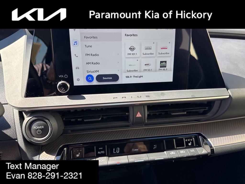 Used 2025 Toyota Prius XLE FWD image 20