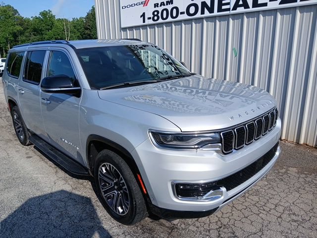 Used 2024 Jeep Wagoneer L Series II w/ Flexible Seating Group AWD/4WD image 1