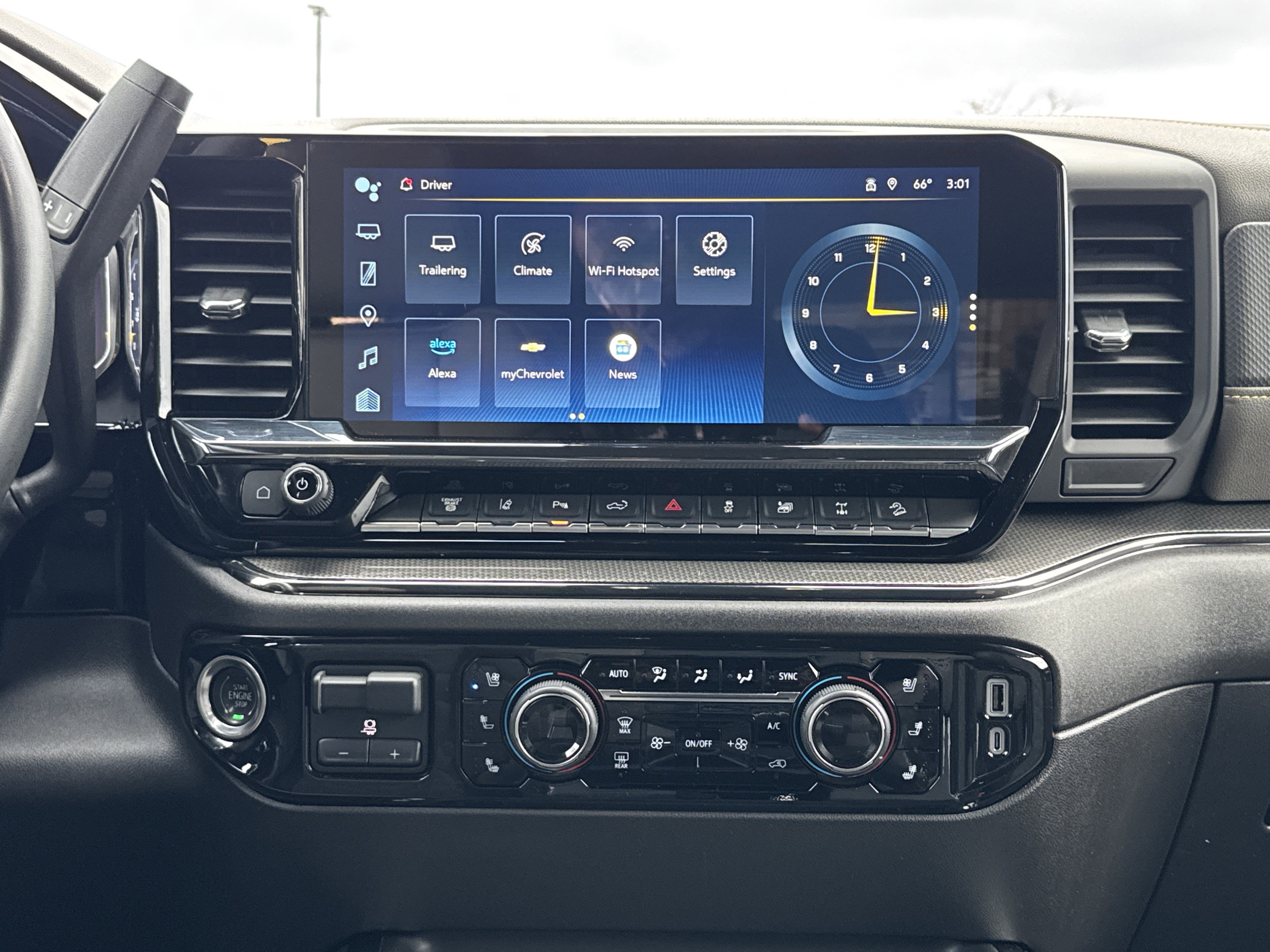 Used 2024 Chevrolet Silverado 2500 ZR2 w/ Technology Package image 29