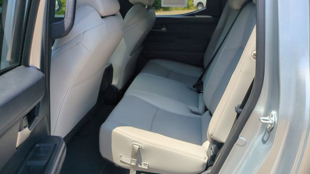 Used 2024 Toyota Tacoma Limited w/ Limited Package (LT) AWD/4WD image 16