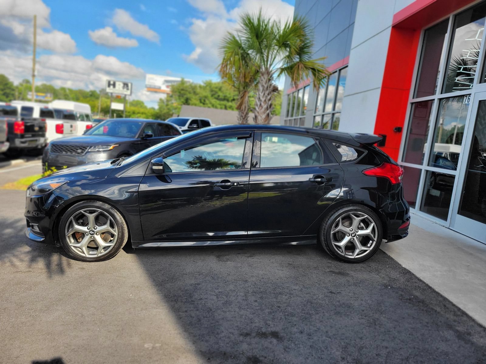 Used 2016 Ford Focus ST w/ Equipment Group 402A FWD image 7