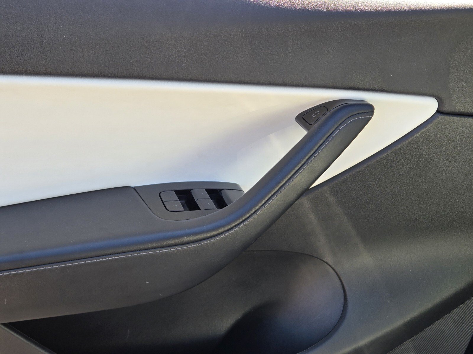 Used 2021 Tesla Model Y Long Range AWD/4WD image 17