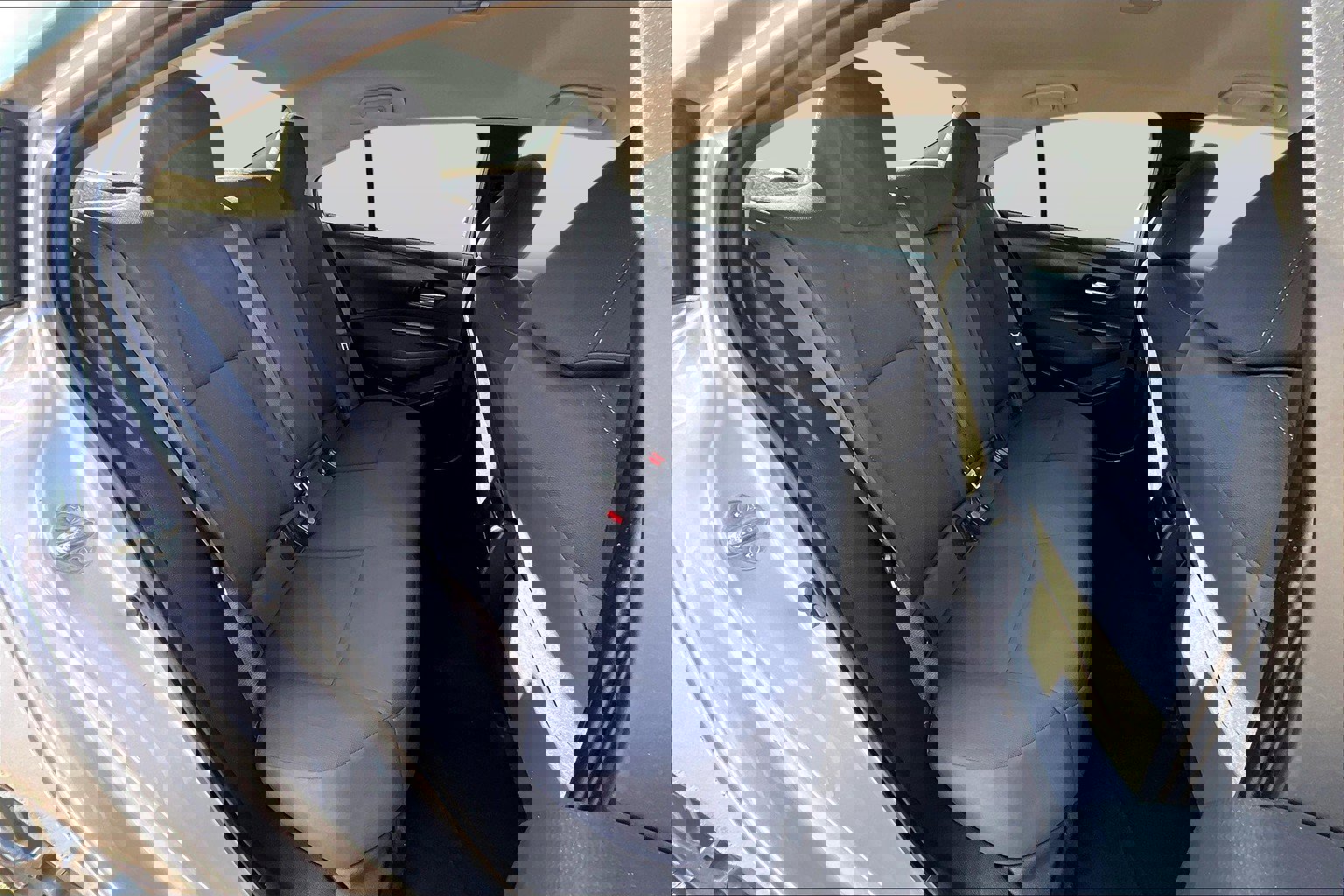 Used 2020 Toyota Corolla LE image 23