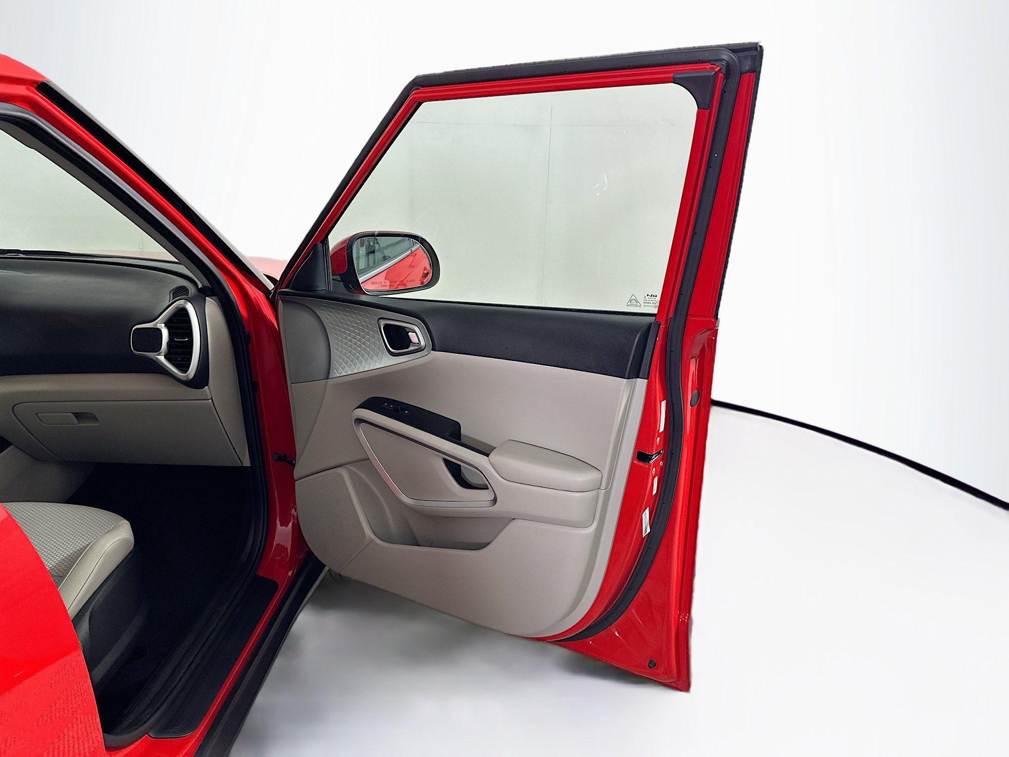 Used 2025 Kia Soul LX w/ LX Technology Package FWD image 31