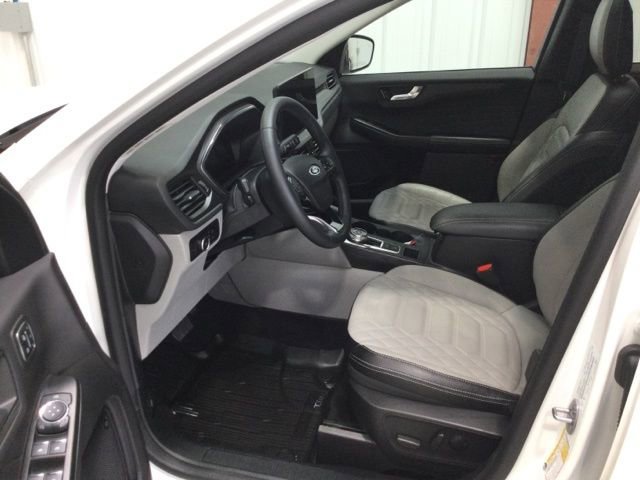 Certified 2023 Ford Escape Platinum w/ Premium Technology Package image 9