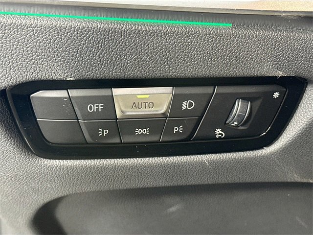Used 2024 BMW 330e xDrive w/ Convenience Package image 24