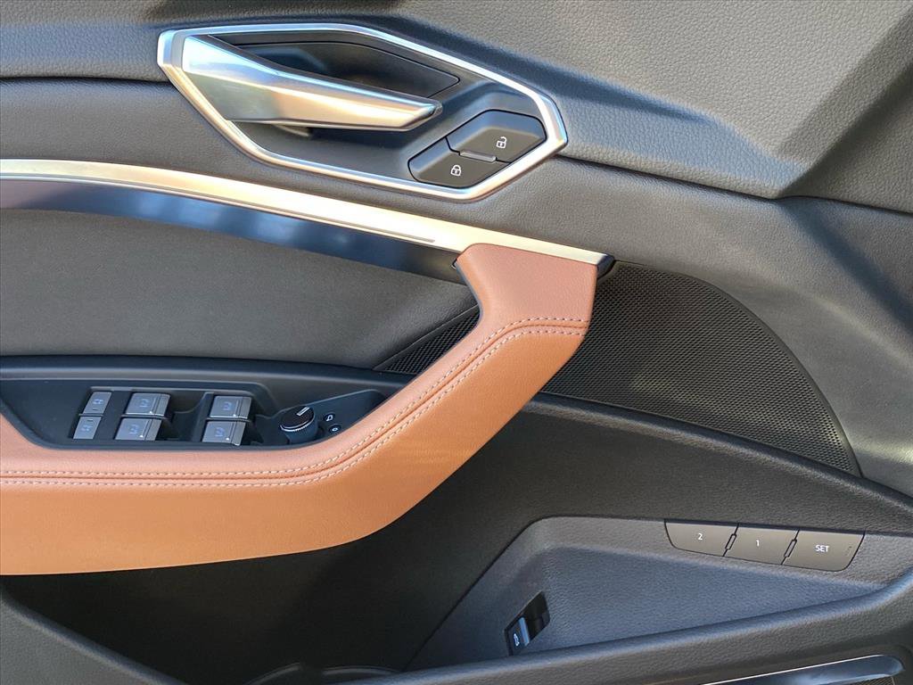 Used 2024 Audi Q8 e-tron Premium Plus image 18