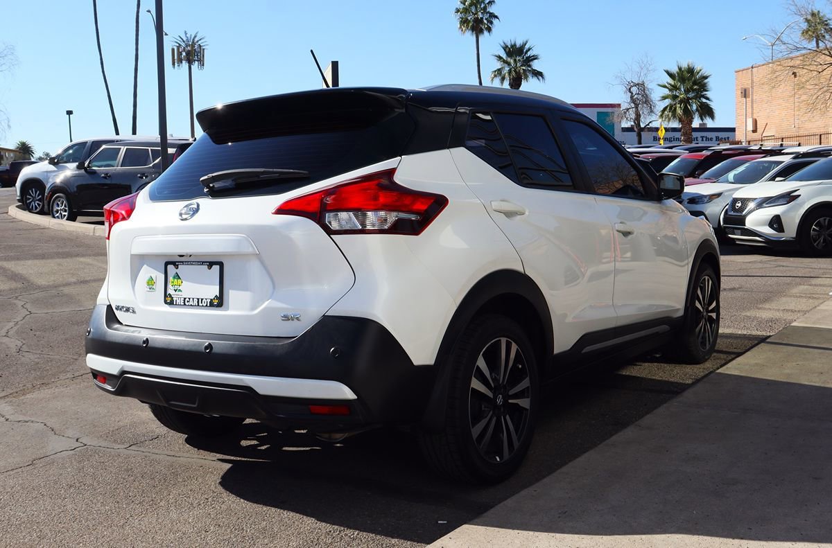 Used 2020 Nissan Kicks SR w/ SR Premium Package FWD image 13