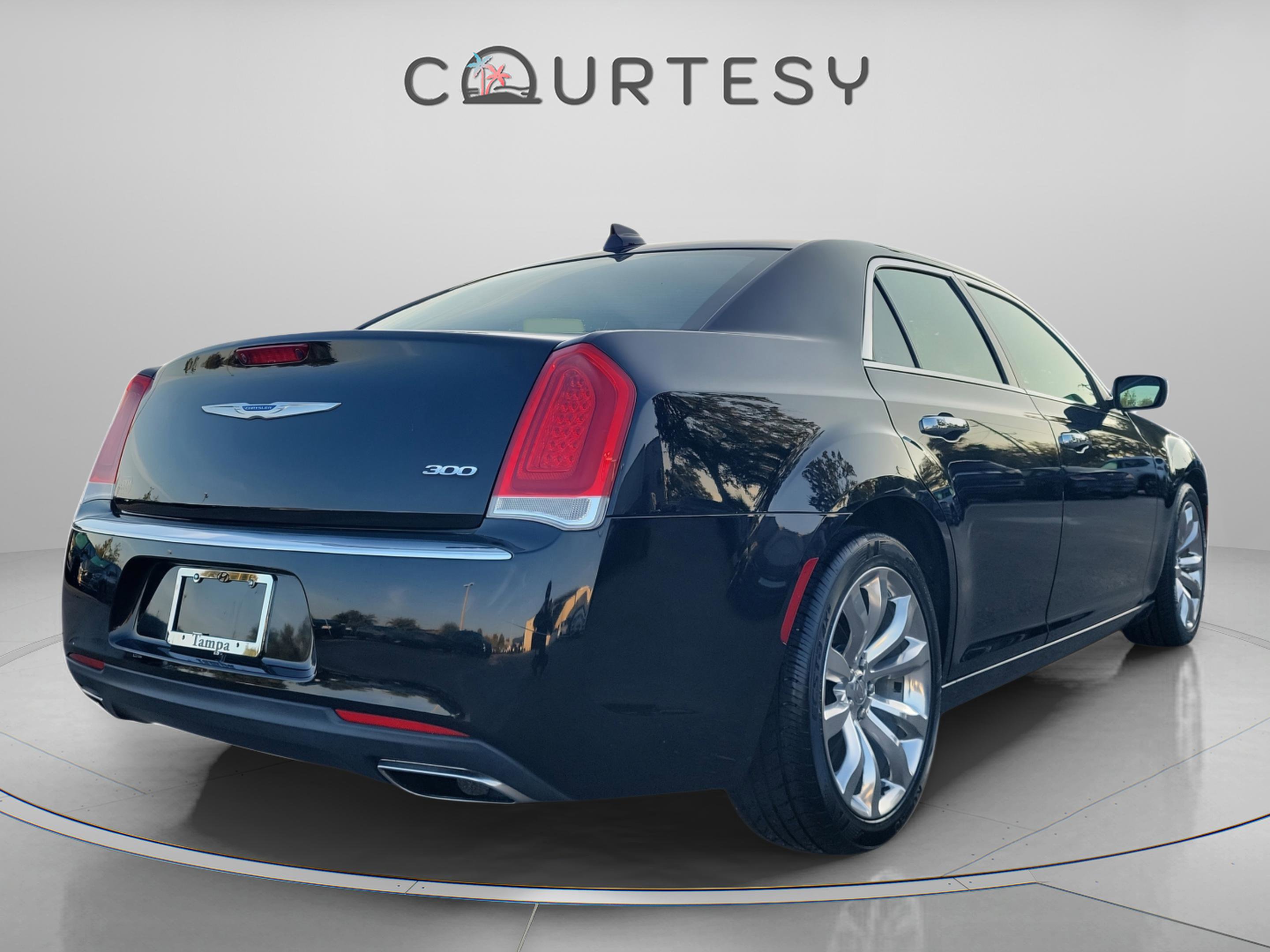 Used 2019 Chrysler 300 Limited image 3