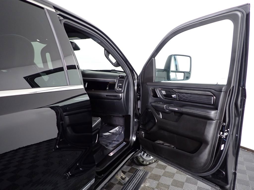 Used 2025 RAM 1500 Limited w/ Trailer Tow Group image 43