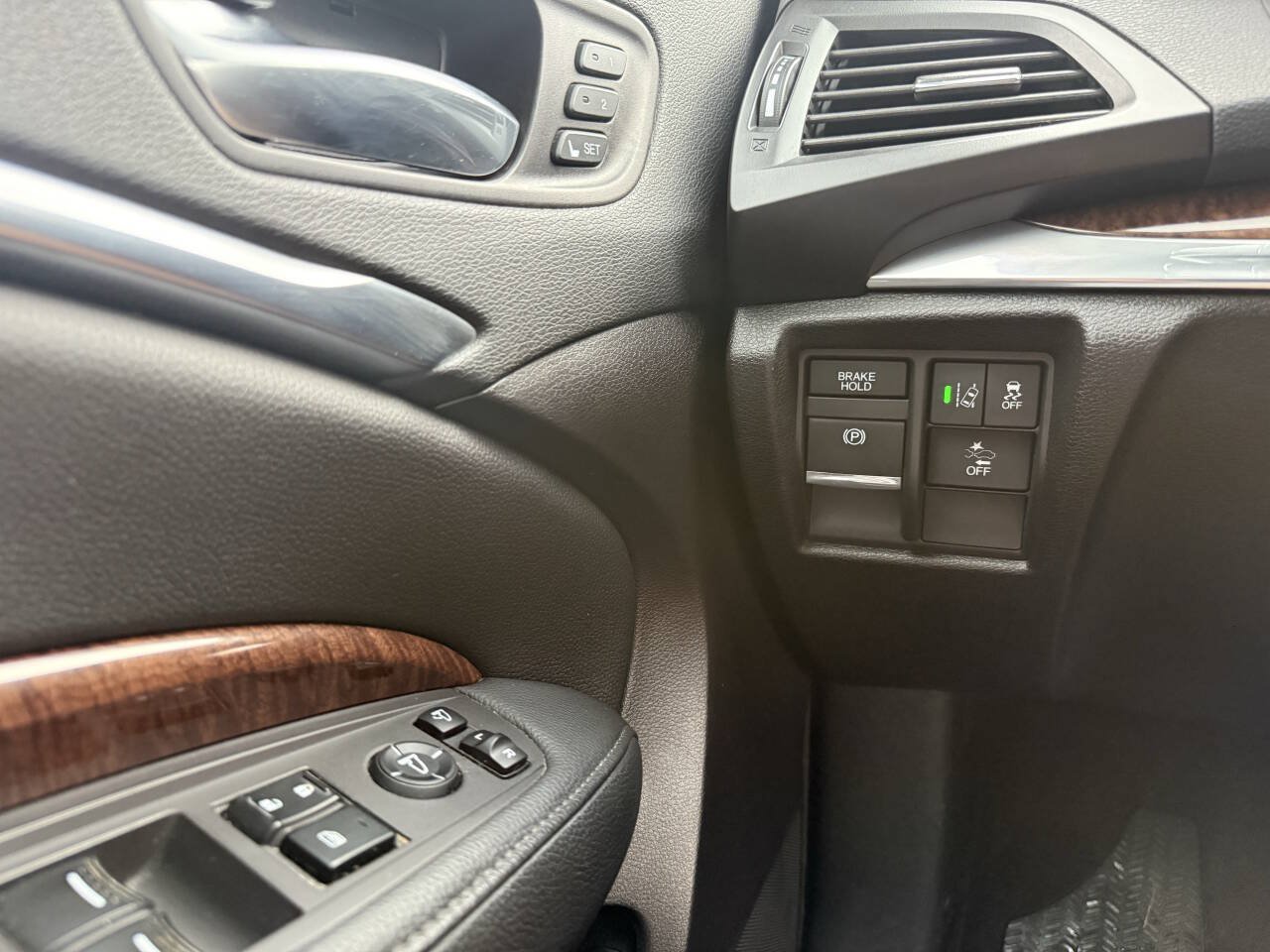 Used 2018 Acura MDX w/ Technology Package AWD/4WD image 21