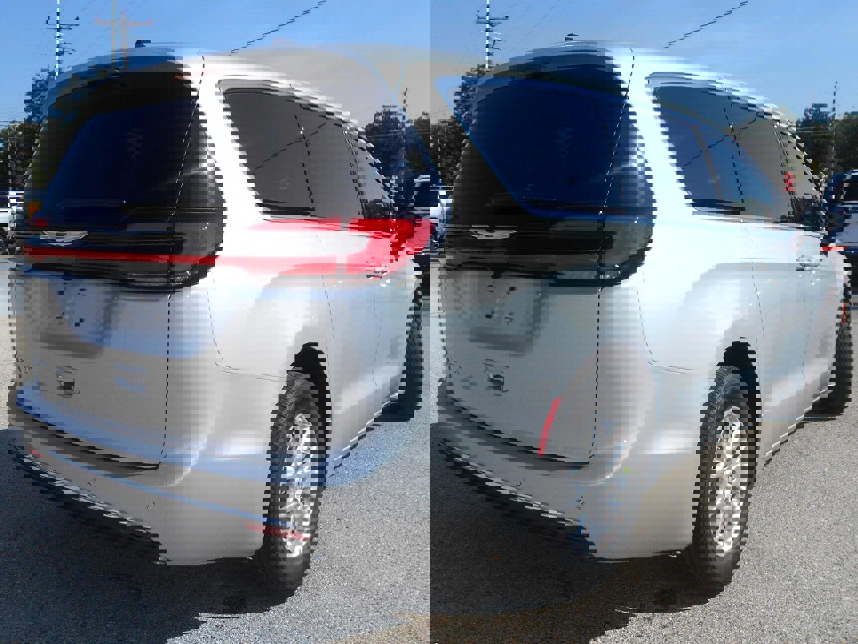 New 2026 Chrysler Pacifica Select image 36