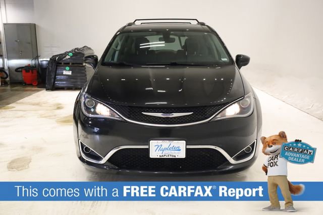 Used 2020 Chrysler Pacifica Touring-L image 2