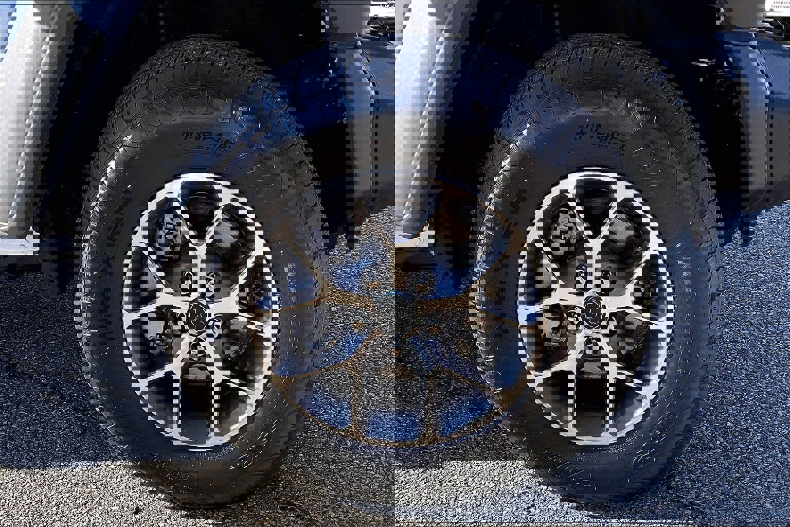 Used 2025 Jeep Wrangler Sport S image 9