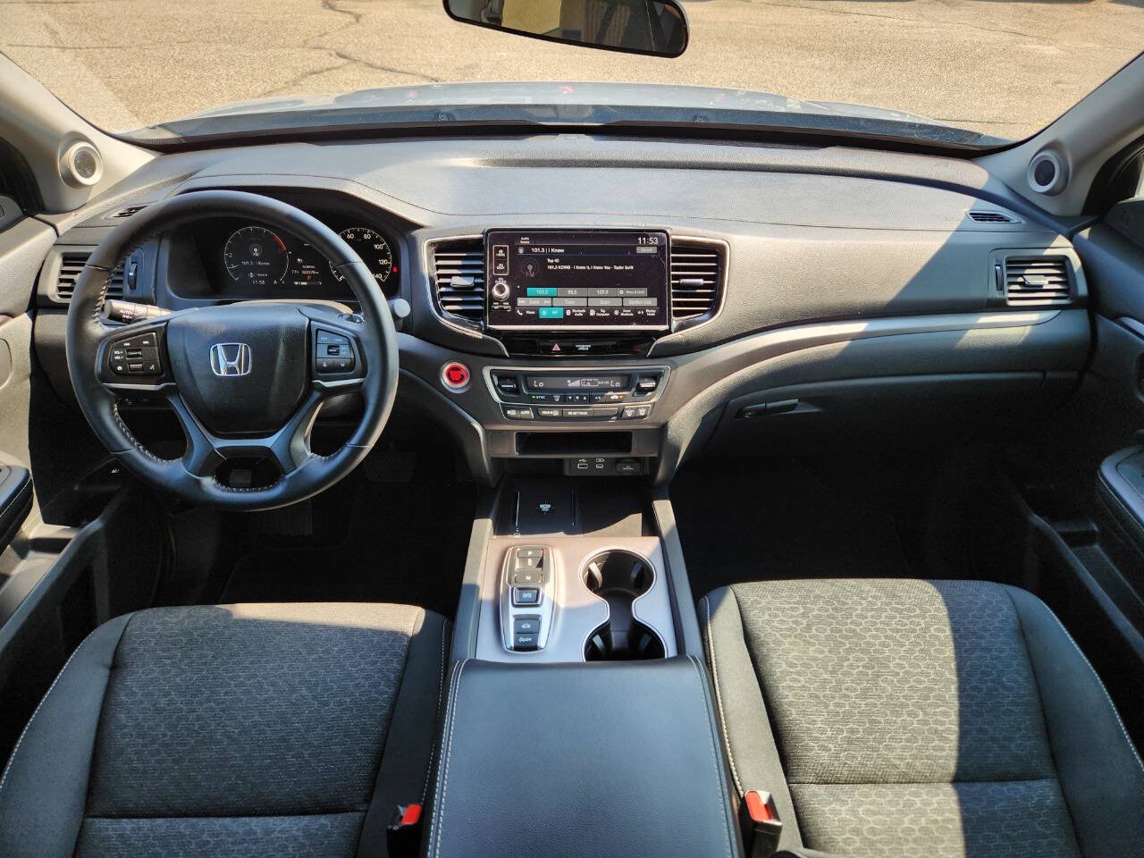 Used 2025 Honda Ridgeline Sport image 3