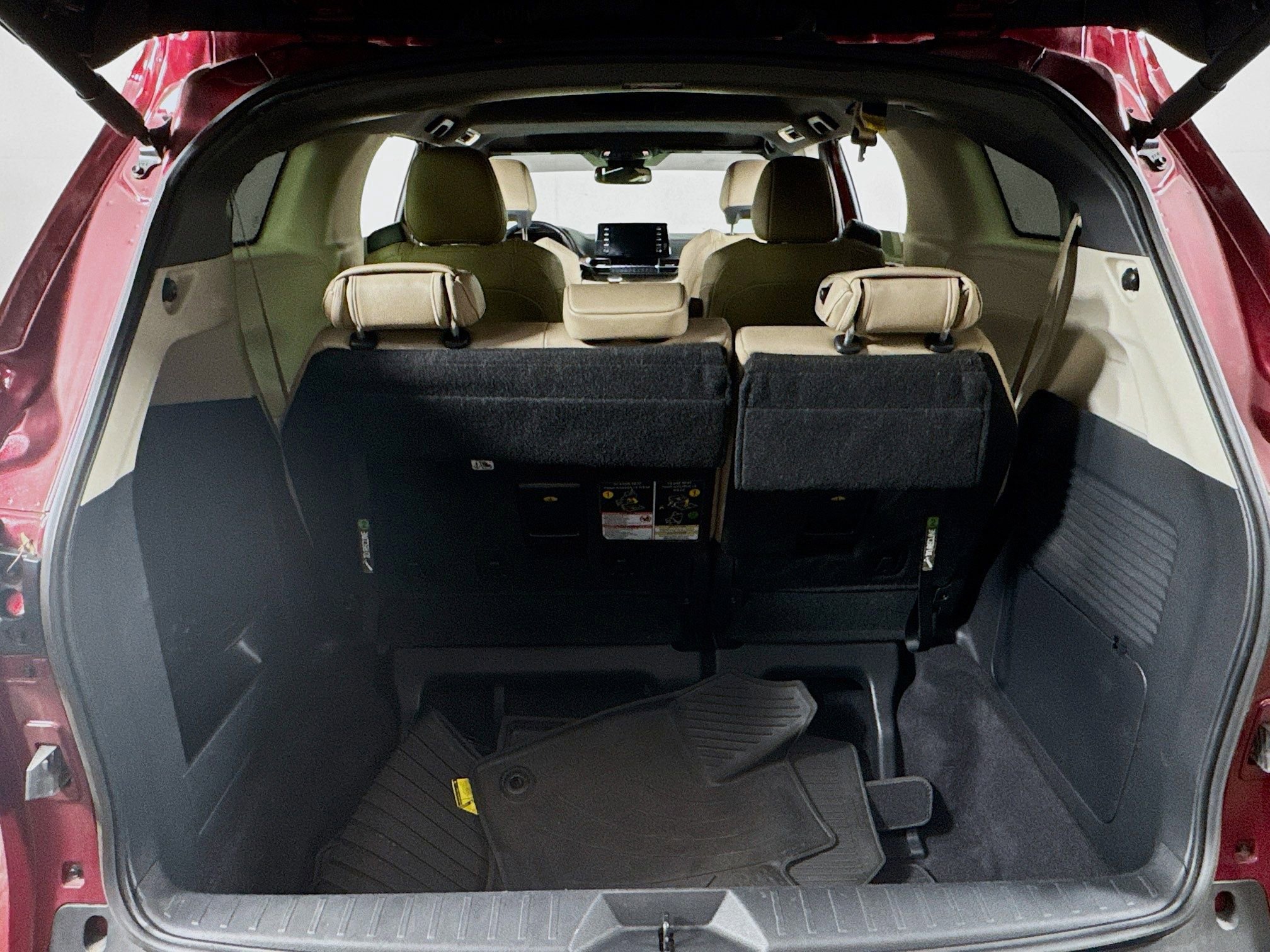 Certified 2024 Toyota Sienna XLE FWD image 21