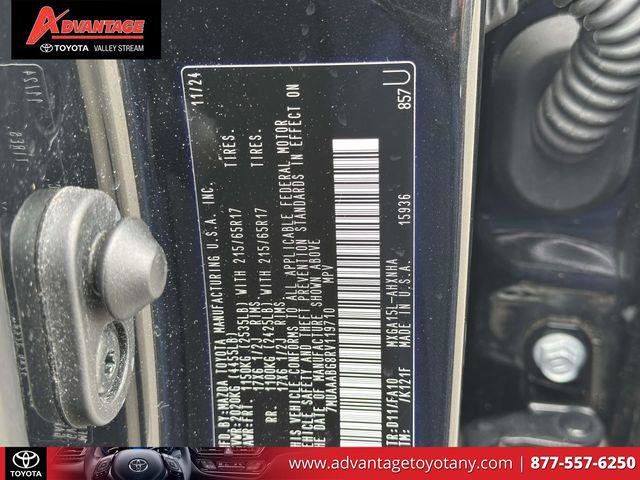 Certified 2024 Toyota Corolla Cross L image 21
