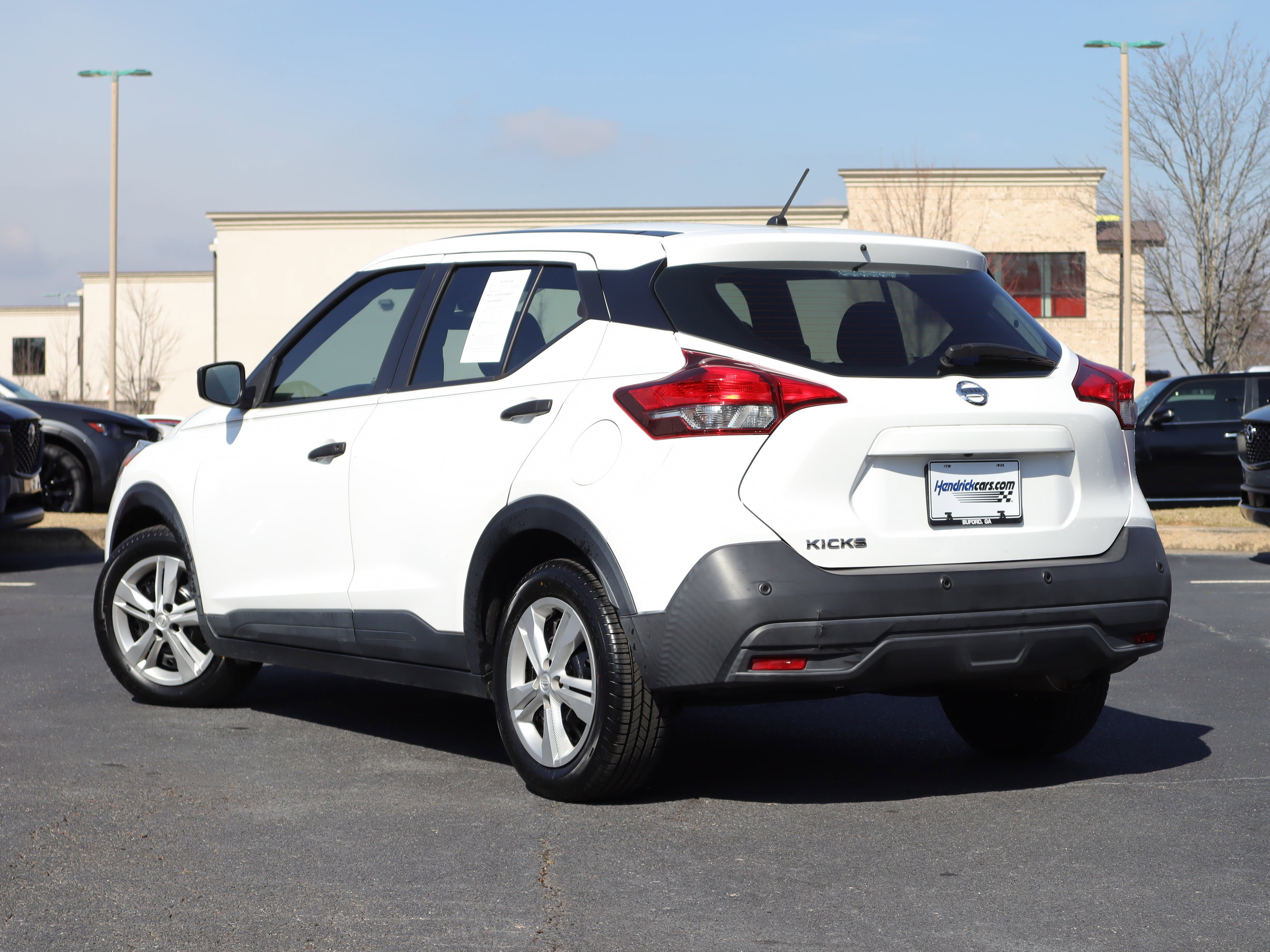 Used 2020 Nissan Kicks S image 3