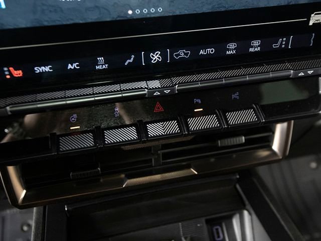 Used 2024 GMC Hummer EV 3X w/ LPO, Illumination Package image 23