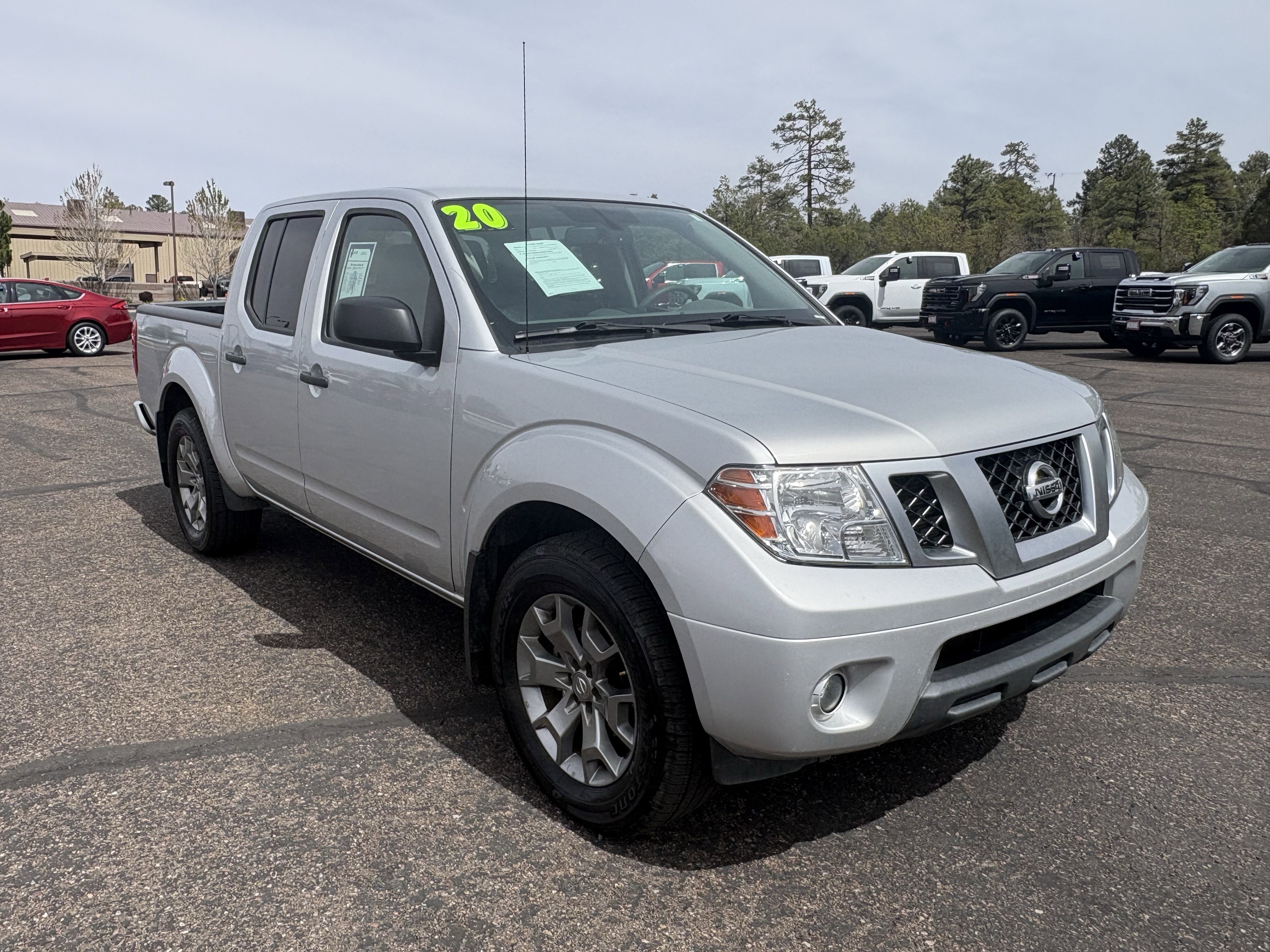 Used 2020 Nissan Frontier SV RWD image 2