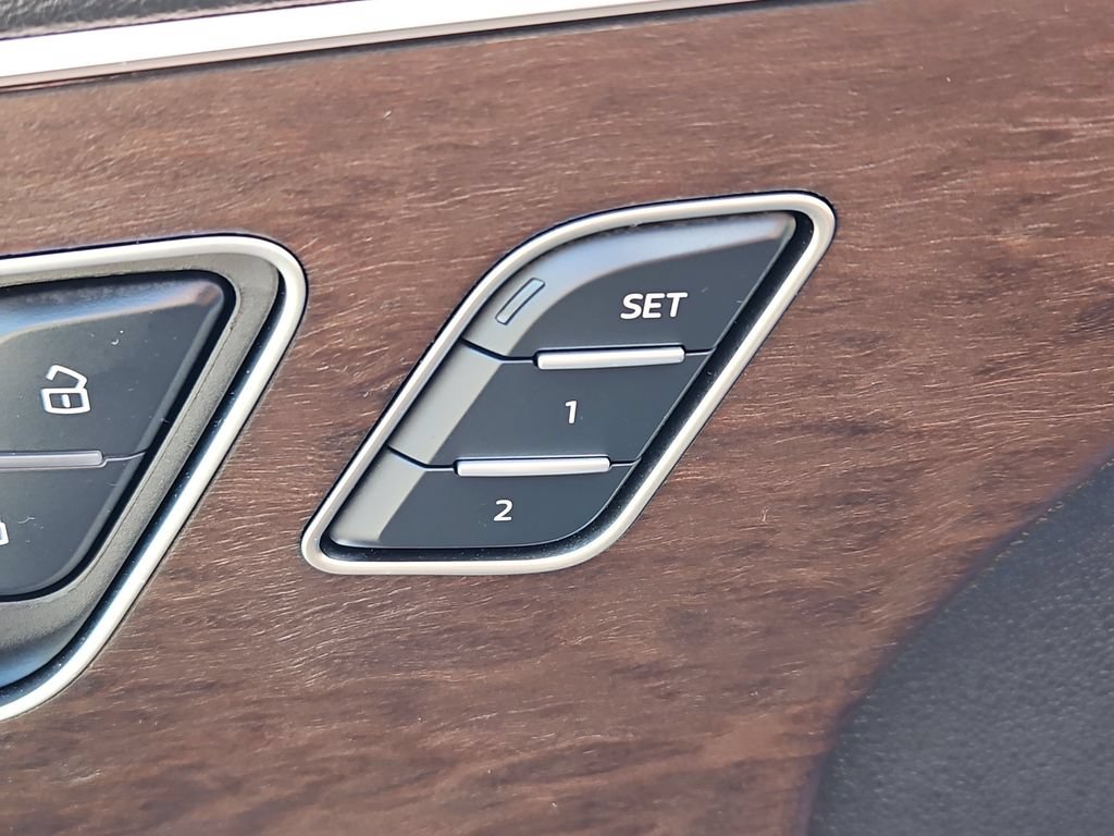 Certified 2025 Audi Q8 Premium Plus AWD/4WD image 21