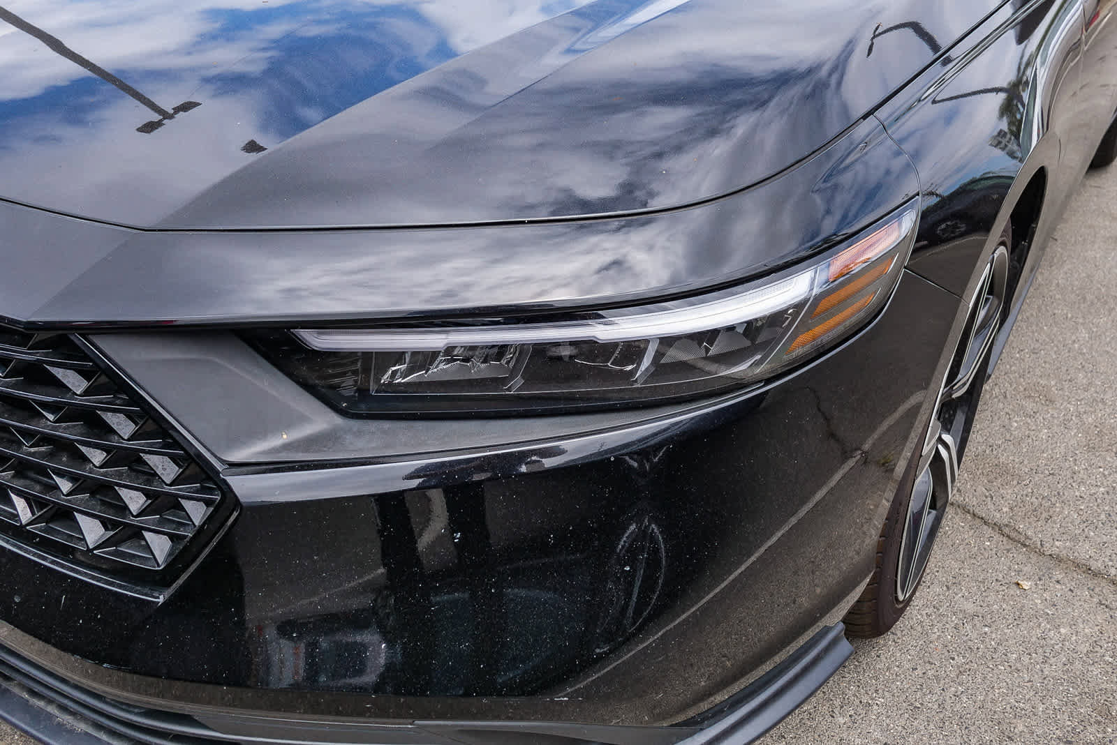 Used 2024 Honda Accord Sport image 2