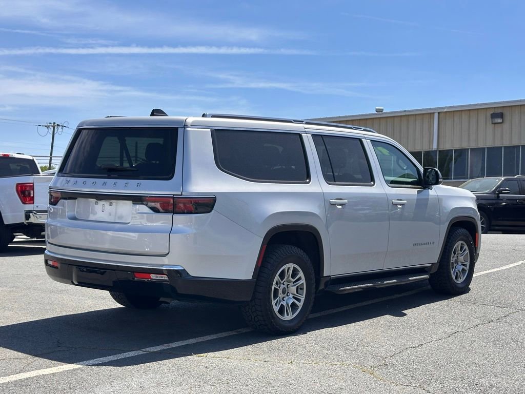 Used 2024 Jeep Wagoneer L 4WD image 10