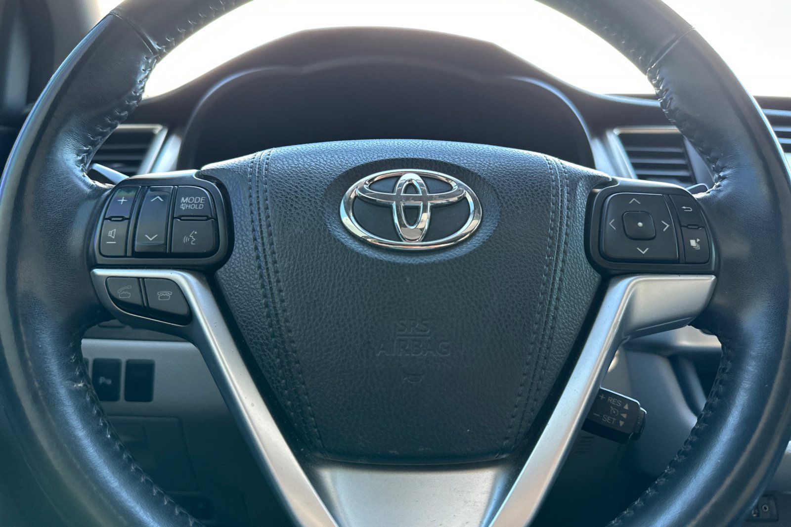 Used 2016 Toyota Highlander Limited AWD/4WD image 35