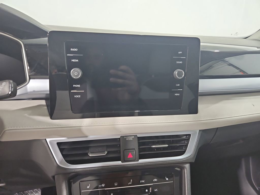 New 2026 Volkswagen Taos SE FWD image 18