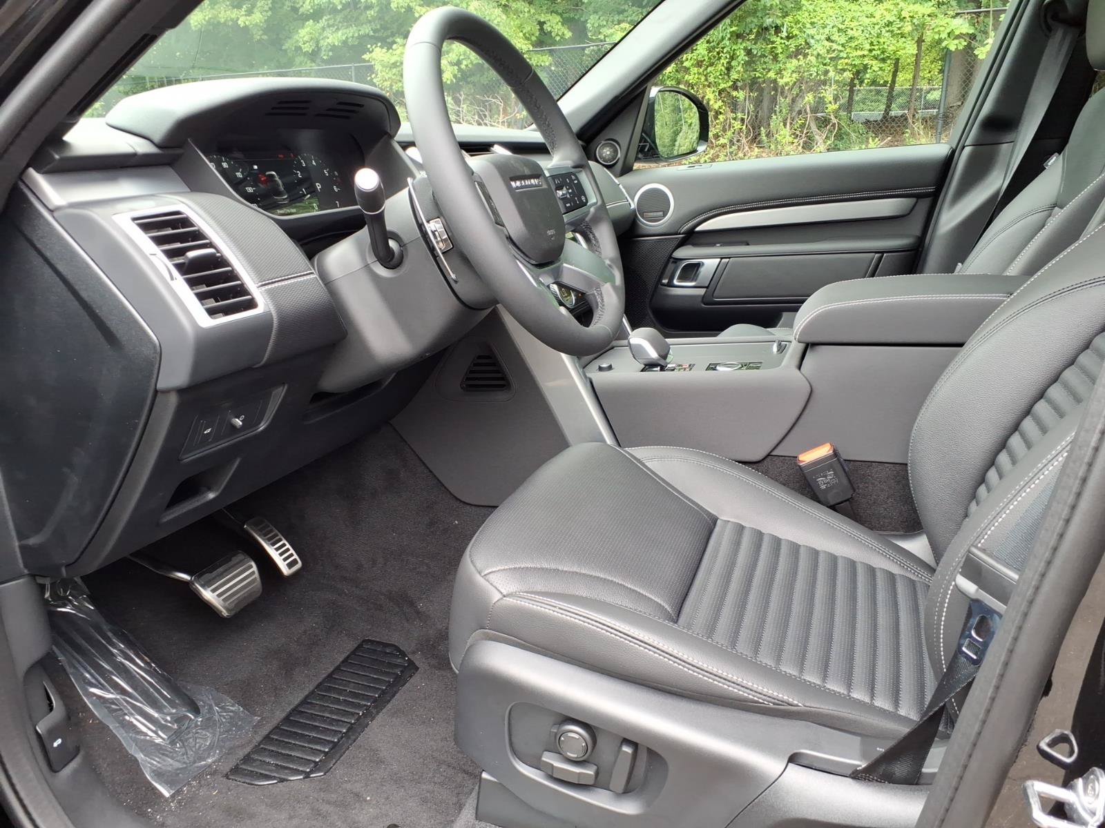 New 2026 Land Rover Discovery Dynamic SE AWD/4WD image 17