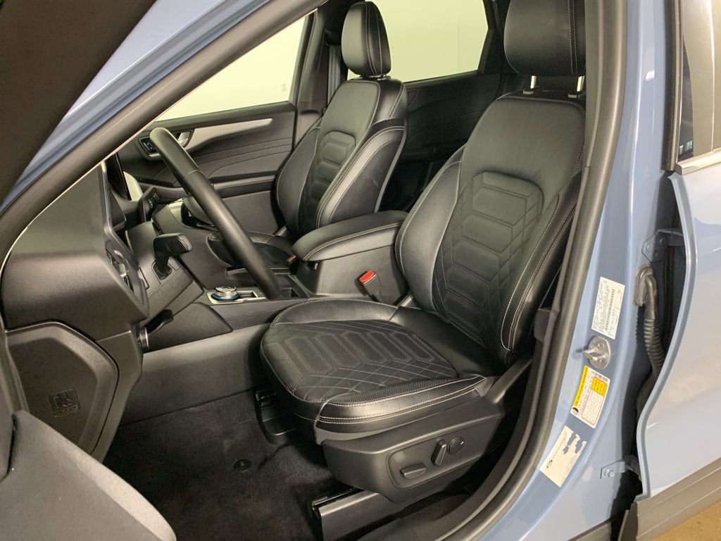 Used 2023 Ford Escape Platinum w/ Premium Technology Package image 25