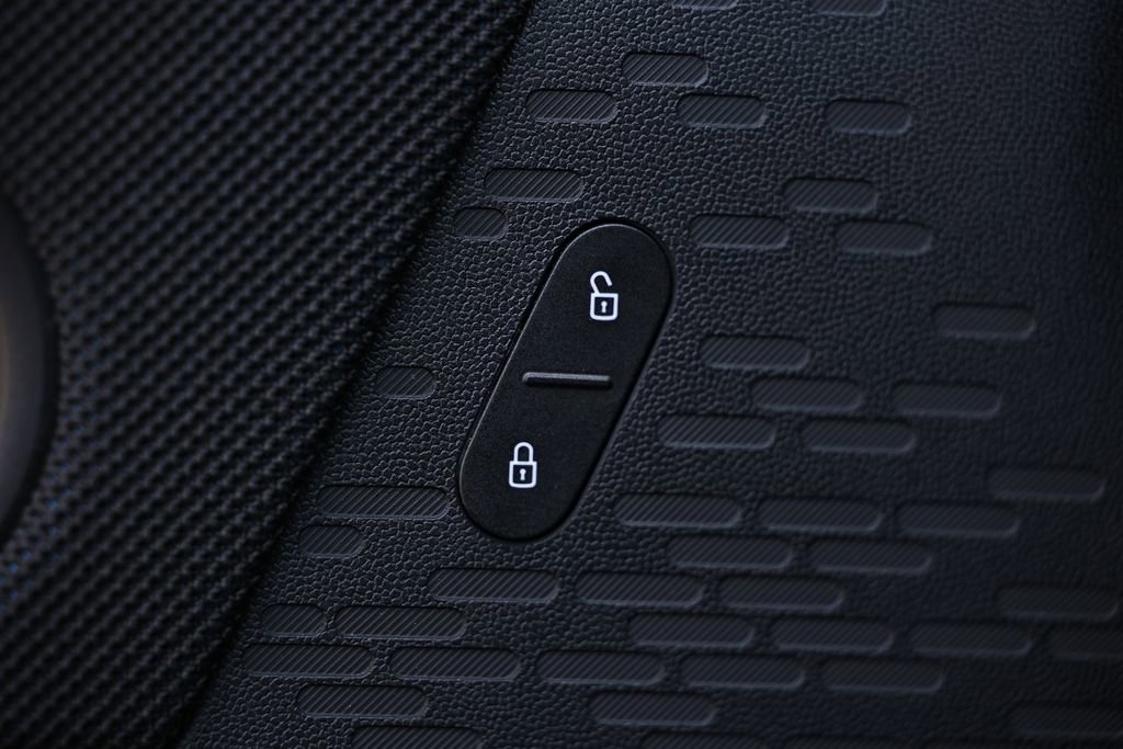 Used 2025 MINI Cooper S FWD image 15