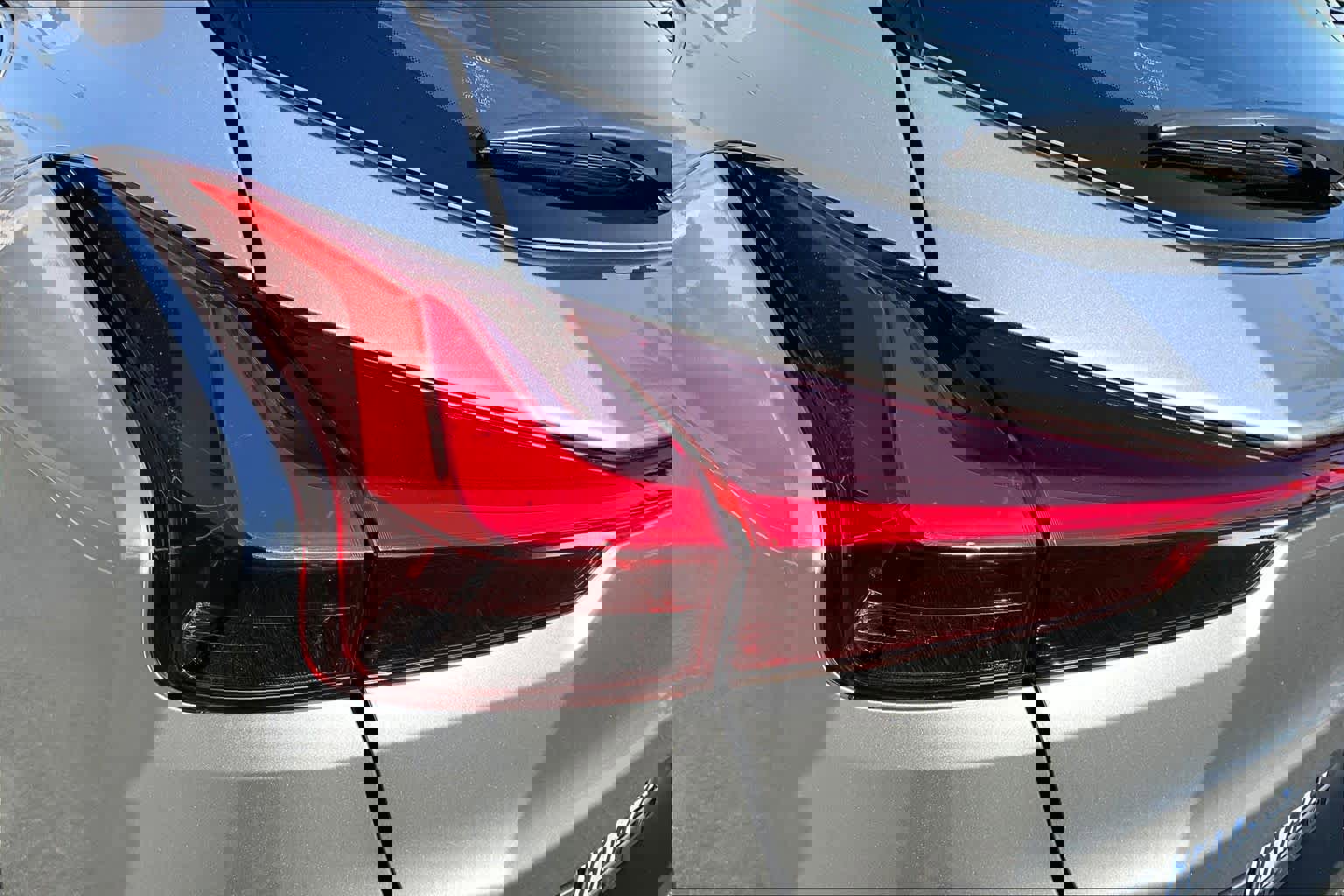 Used 2020 Lexus UX 200 w/ Premium Package image 27