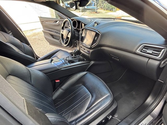 Used 2017 Maserati Ghibli RWD image 34