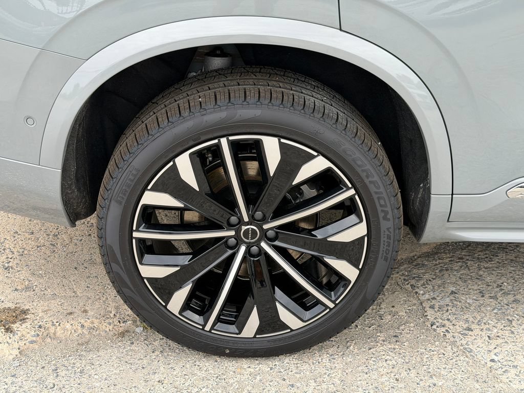 New 2026 Volvo XC90 T8 Ultra w/ Protection Package Premier AWD/4WD image 6