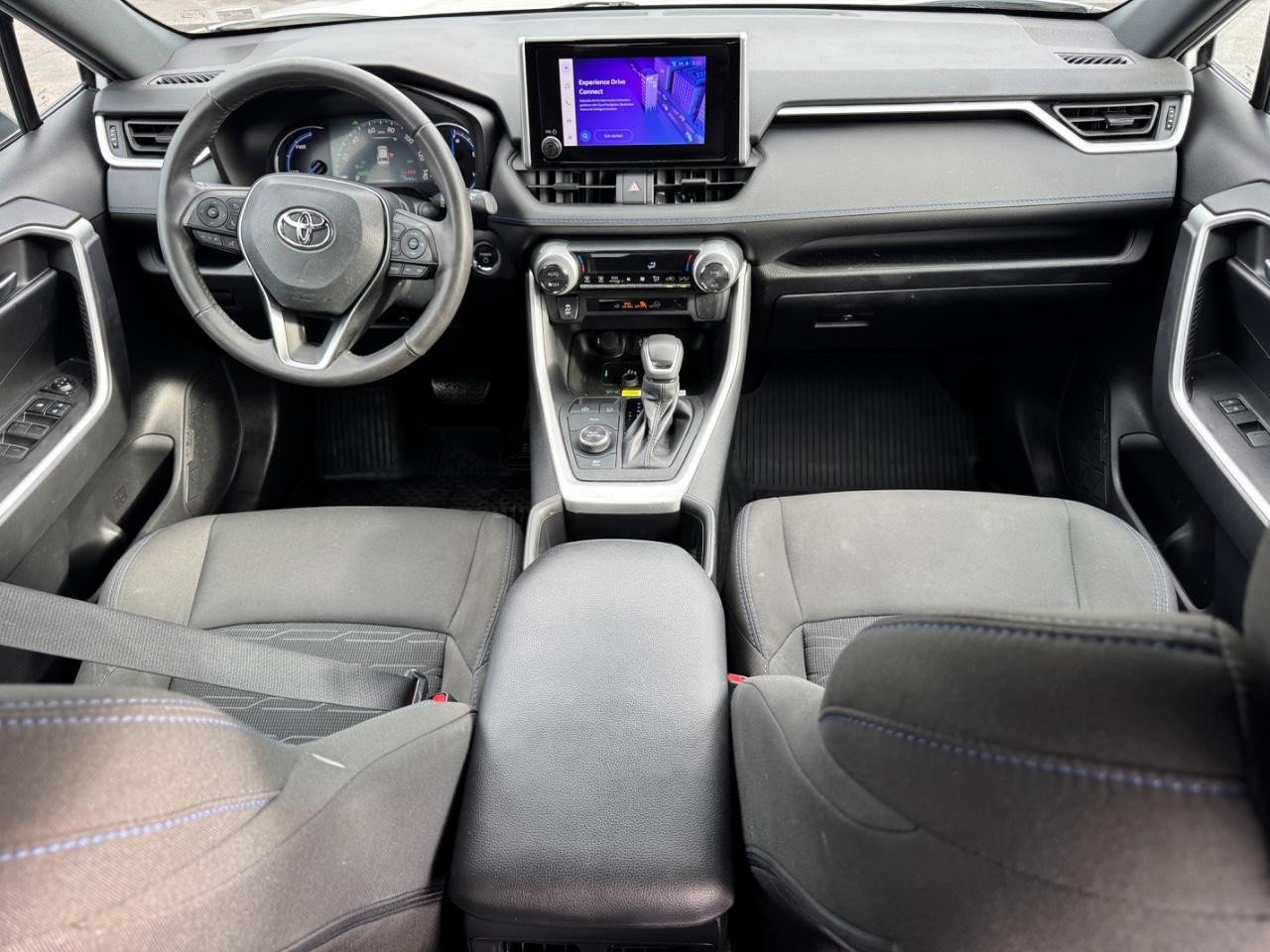 Used 2023 Toyota RAV4 SE image 12