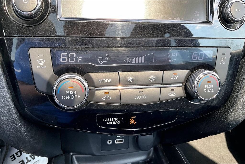 Used 2018 Nissan Rogue SL w/ Premium Package AWD/4WD image 16