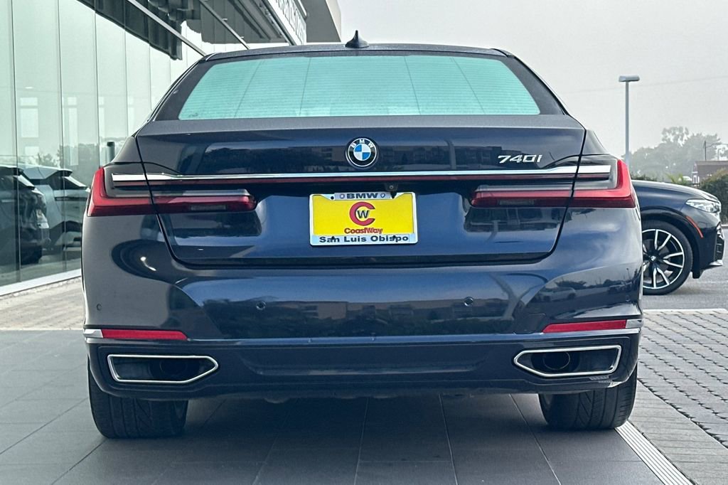 Used 2020 BMW 740i w/ Premium Package image 4