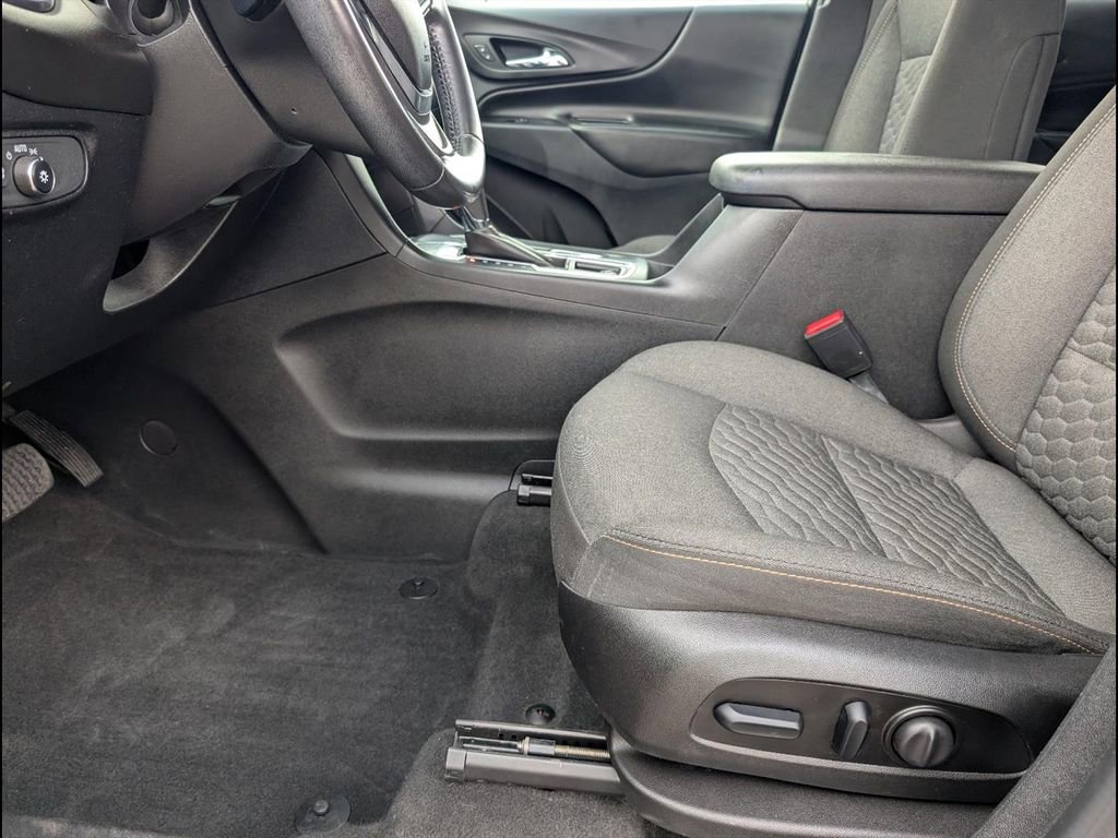 Used 2018 Chevrolet Equinox LT image 12