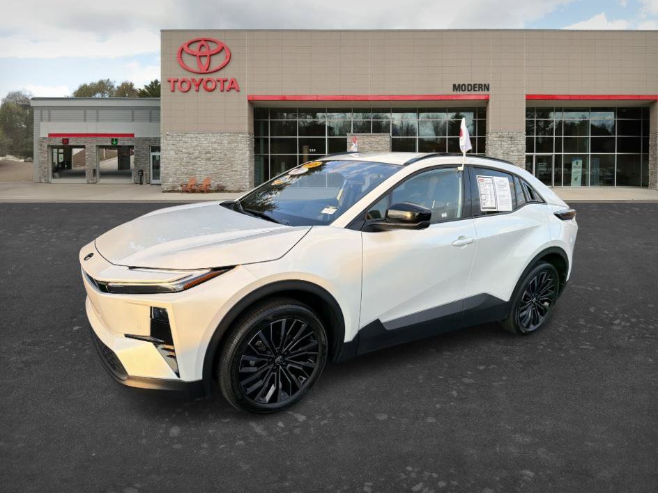 Used 2026 Toyota C-HR AWD/4WD image 1