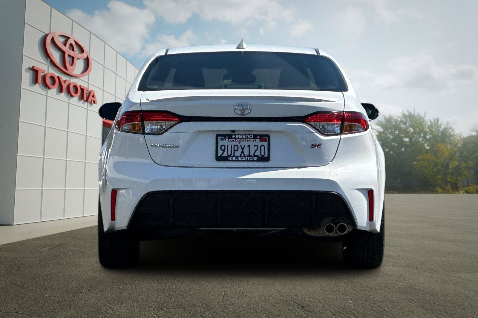 Certified 2026 Toyota Corolla SE w/ SE Package FWD image 4